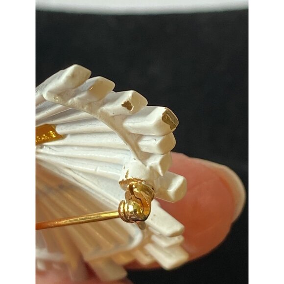 Vintage Crown Trifari White Starburst Brooch Pin J0200 - Picture 9 of 12